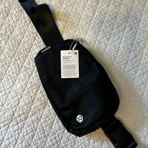 Lululemon Everywhere Belt Bag - NWT - Black